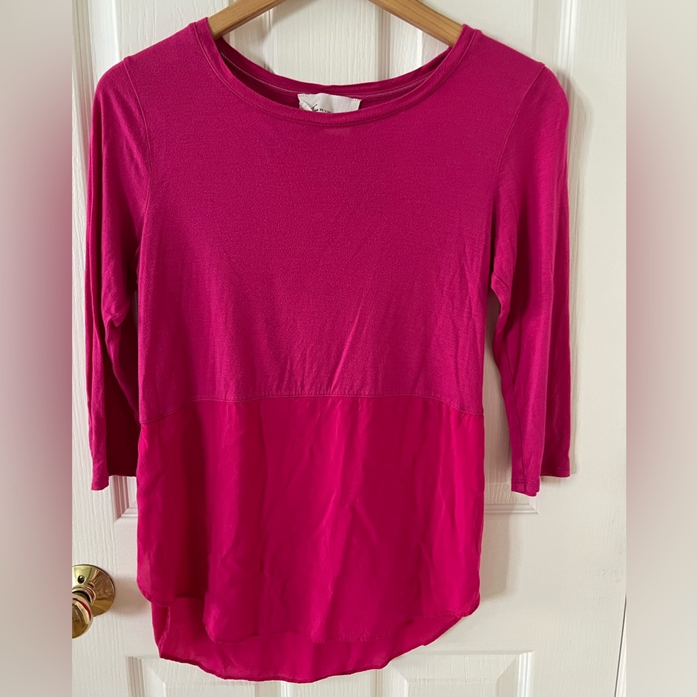 Two by Vince Camuto 💖 Ruby pink blouse with two types of fabric.